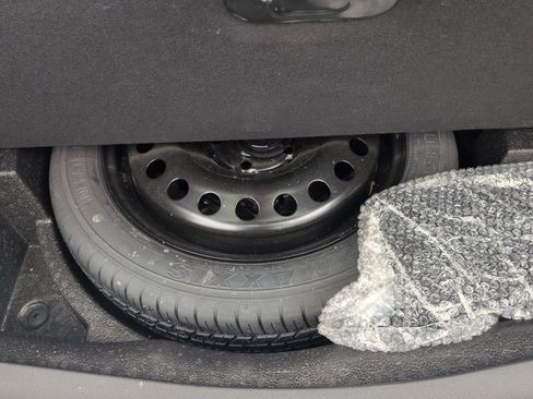 Used 2021 Buick Envision Essence w/ Technology Package I image 25