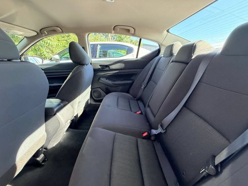 Used 2025 Nissan Altima 2.5 SV FWD image 25