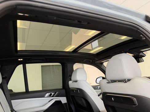 Used 2024 BMW X5 xDrive40i w/ M Sport Package image 49