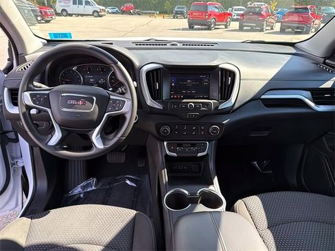 Used 2024 GMC Terrain SLE image 22