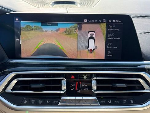 Used 2021 BMW X7 M50i w/ Dynamic Handling Package AWD/4WD image 18