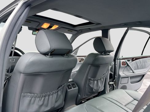 Used 2000 Mercedes-Benz E 430 4MATIC Sedan image 6