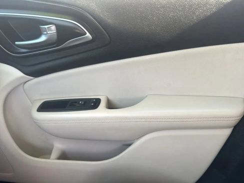 Used 2015 Chrysler 200 Limited w/ Convenience Group FWD image 18