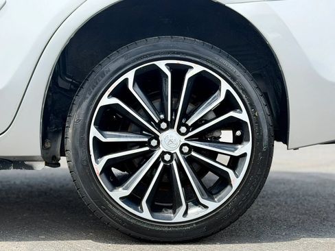 Used 2014 Toyota Corolla S FWD image 38