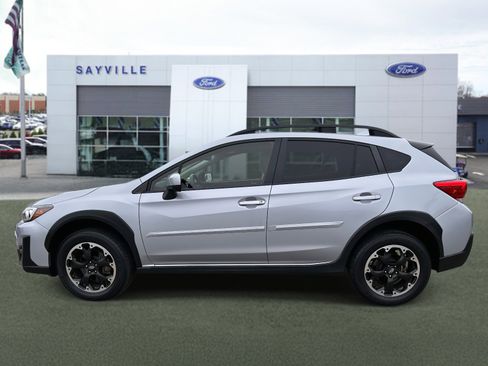 Used 2021 Subaru Crosstrek 2.0i Premium w/ Moonroof Package image 2