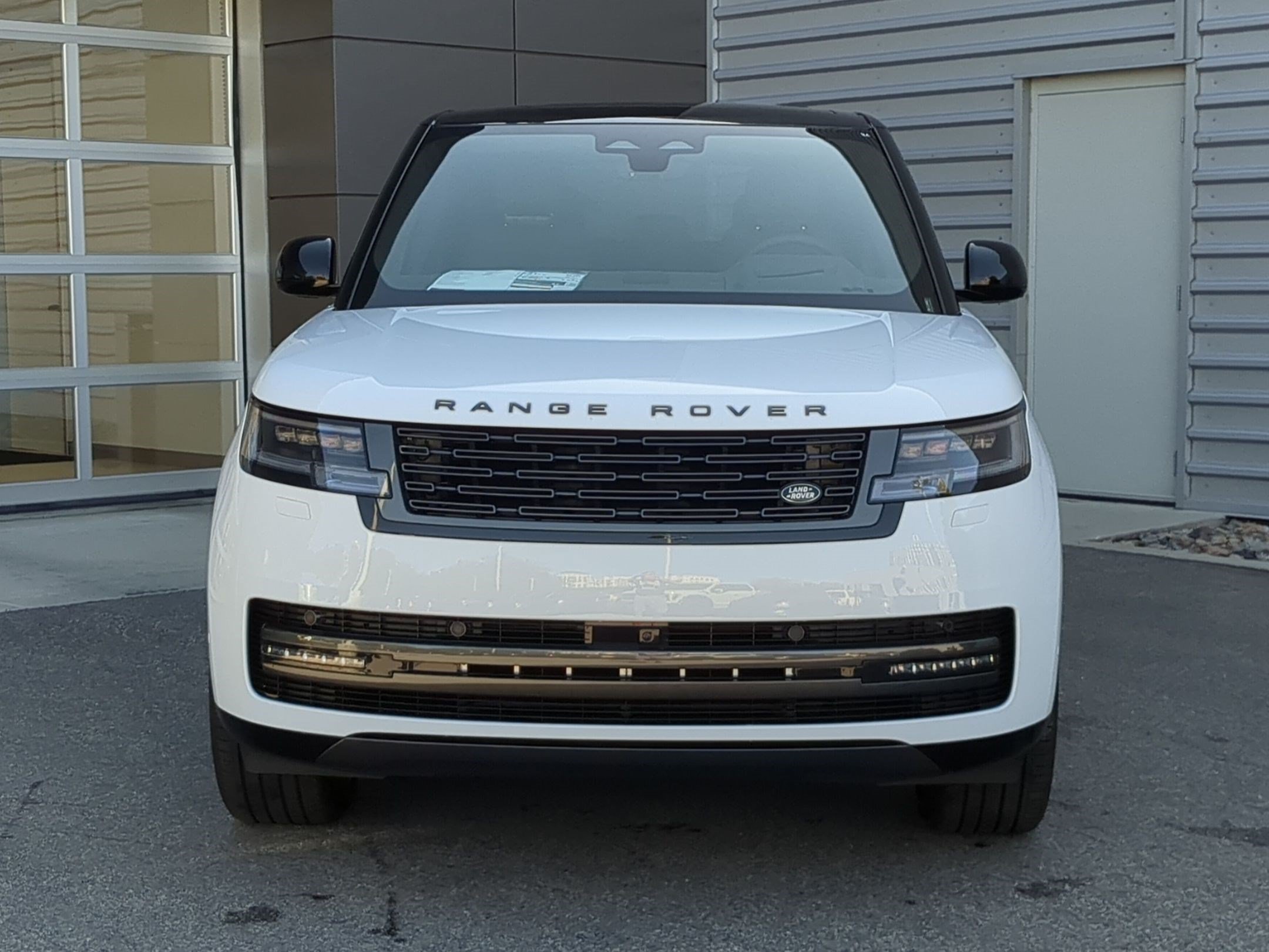 New 2026 Land Rover Range Rover SE AWD/4WD image 2