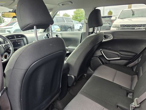Used 2024 Kia Soul LX w/ Option Group 015 FWD image 10