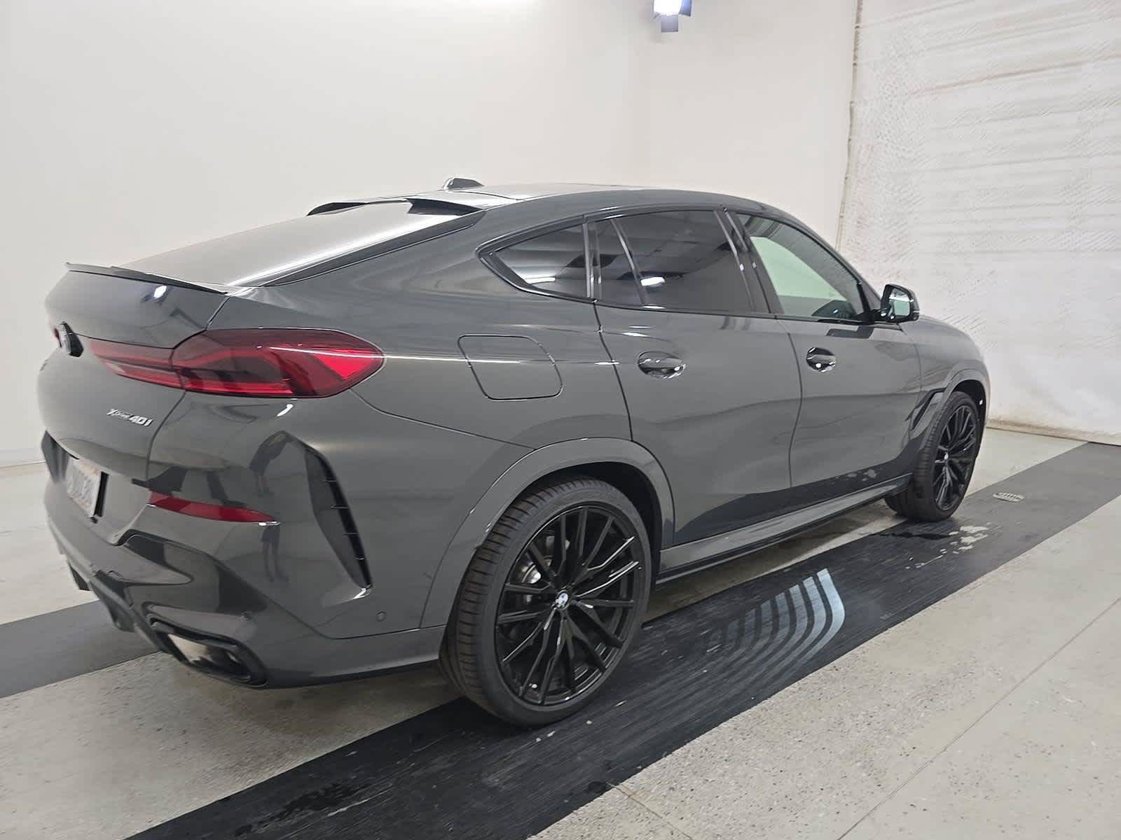 Used 2026 BMW X6 xDrive40i w/ Premium Package AWD/4WD image 3
