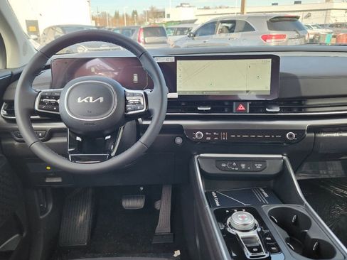 Used 2025 Kia Carnival SX image 14