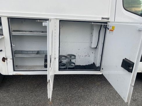 Used 2019 Mercedes-Benz Sprinter 144 image 10