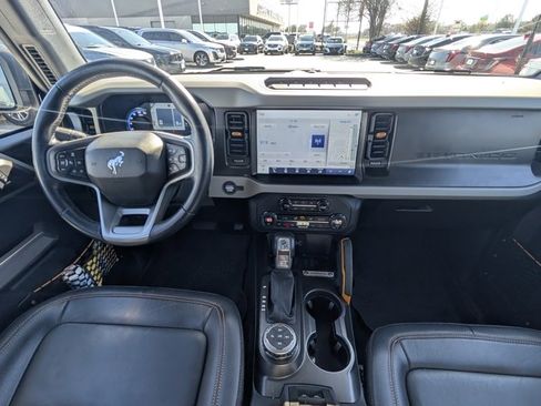 Used 2023 Ford Bronco Badlands image 8