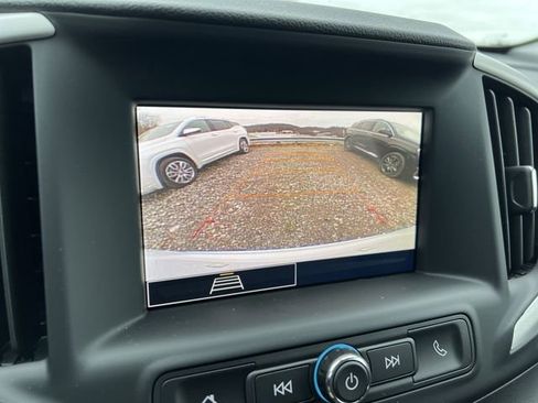 Used 2023 GMC Terrain SLE w/ Driver Convenience Package image 12