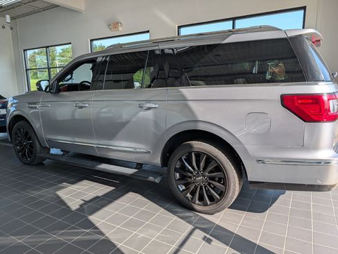 Used 2020 Lincoln Navigator L Reserve w/ Luxury Package AWD/4WD image 4