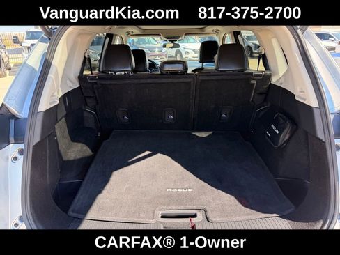 Used 2024 Nissan Rogue SV w/ SV Premium Package image 25