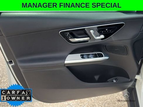 Used 2025 Mercedes-Benz GLC 300 4MATIC image 18