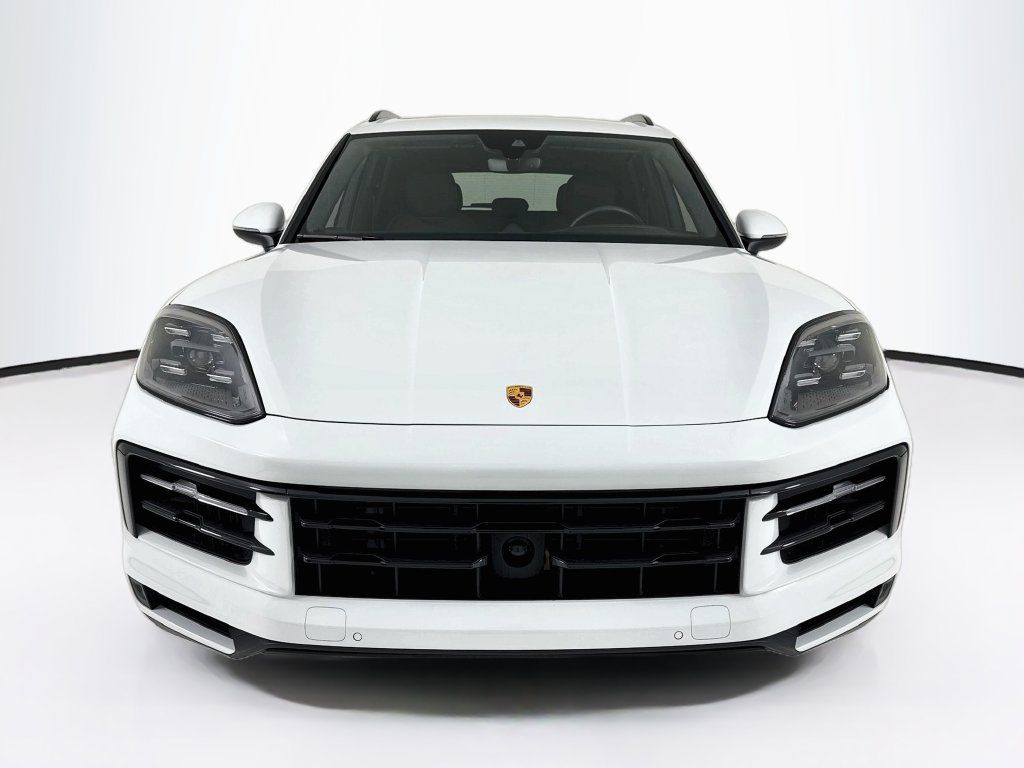 Certified 2024 Porsche Cayenne AWD/4WD image 6