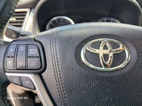 Used 2016 Toyota Highlander Limited FWD image 32