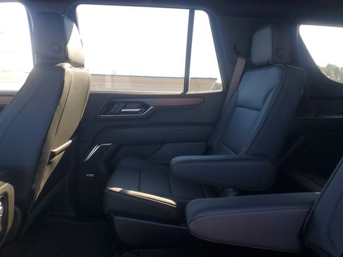 New 2026 GMC Yukon Denali w/ Sun & Power Step Package image 9