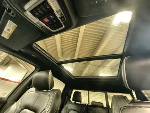 Used 2022 RAM 1500 Limited w/ Bed Utility Group image 8