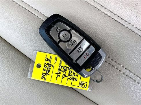 Used 2024 Ford Edge SEL w/ Convenience Package AWD/4WD image 6
