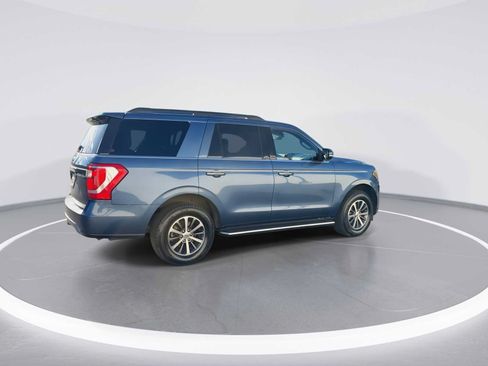 Used 2020 Ford Expedition XLT w/ Equipment Group 202A AWD/4WD image 8
