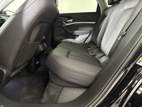 Used 2020 Audi e-tron Premium Plus image 29