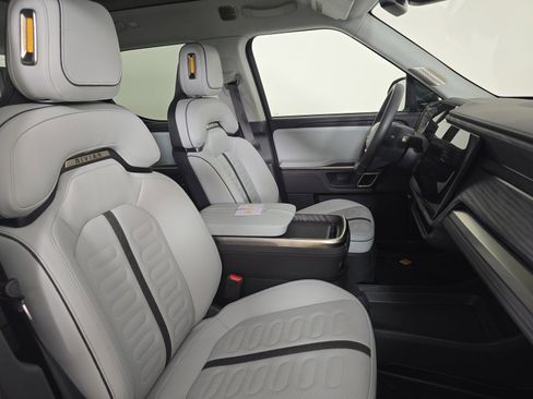 Used 2024 Rivian R1T Adventure image 23
