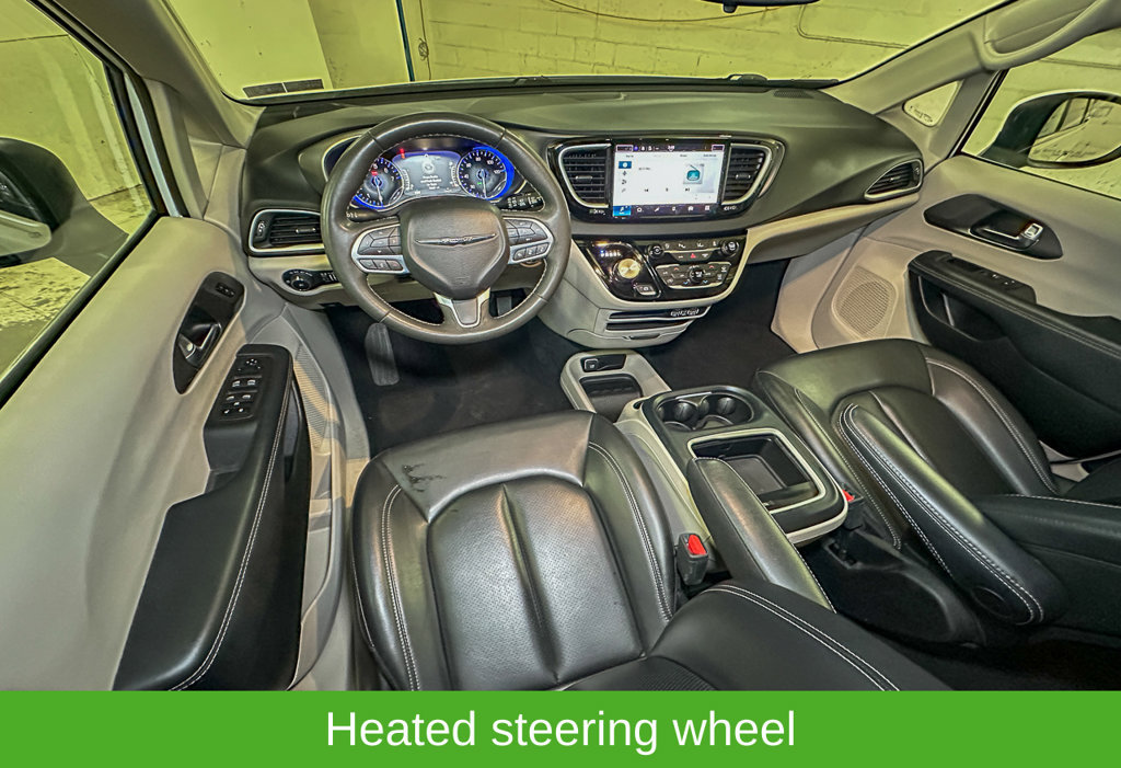 Used 2023 Chrysler Pacifica Touring-L FWD image 12
