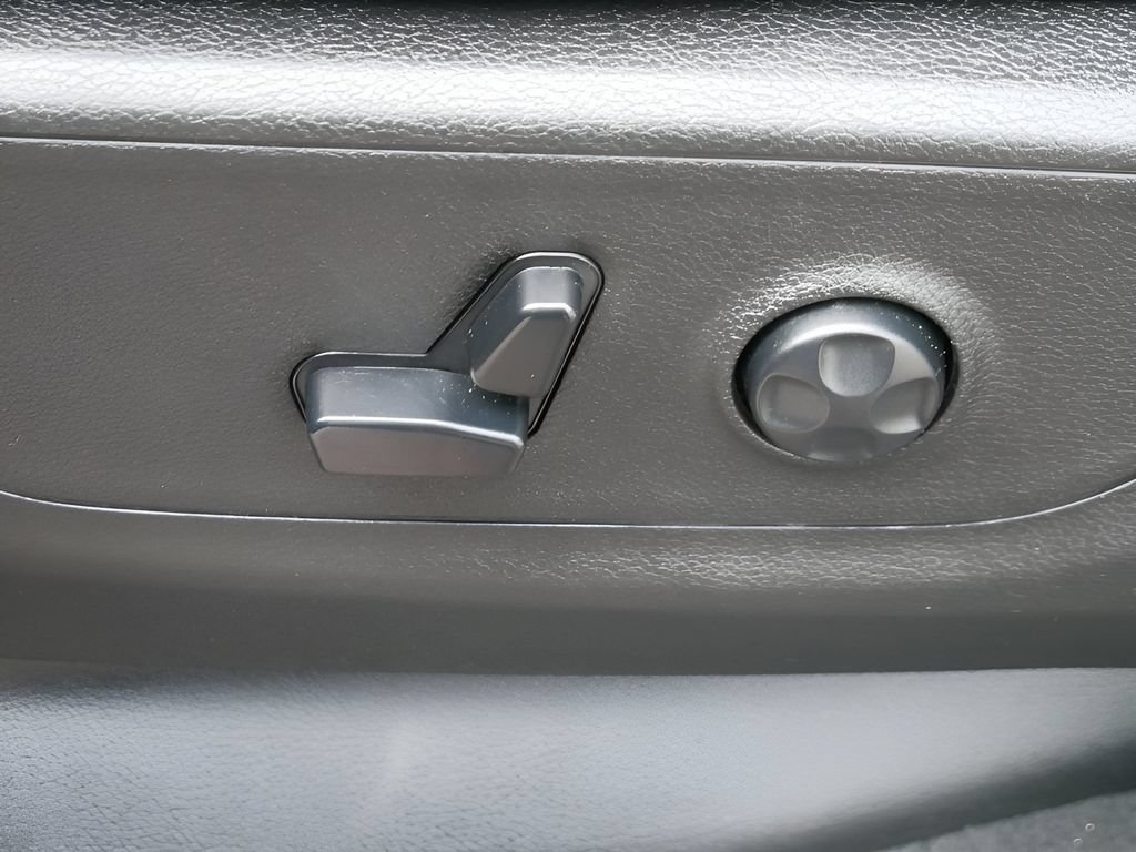 Used 2019 RAM 1500 Big Horn AWD/4WD image 15