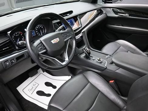Used 2025 Cadillac XT6 Premium Luxury FWD image 19