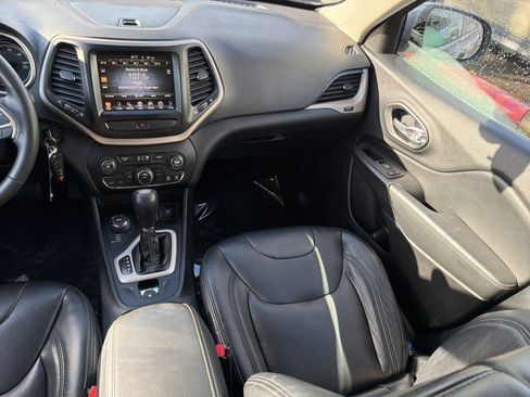 Used 2016 Jeep Cherokee Latitude AWD/4WD image 20