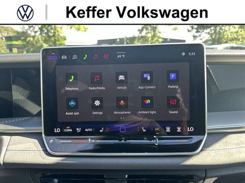New 2026 Volkswagen Tiguan SE R-Line FWD image 23
