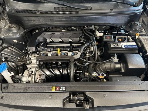 Used 2022 Hyundai Venue SEL FWD image 24