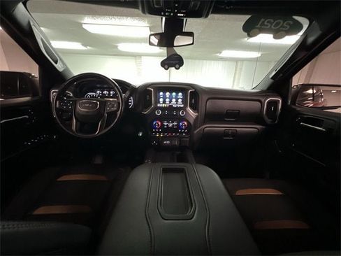 Certified 2021 GMC Sierra 1500 AT4 w/ AT4 Preferred Package image 20