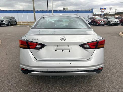 Used 2022 Nissan Altima 2.5 SV FWD image 5