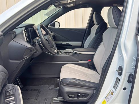 Used 2024 Lexus TX 500h AWD w/ Technology Package image 16