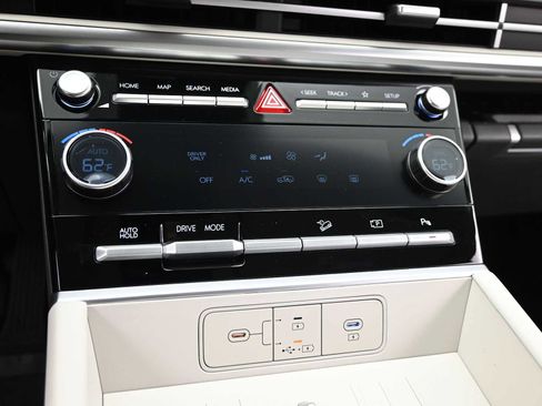 New 2026 Hyundai Santa Fe SE image 18