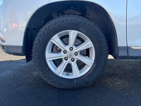 Used 2013 Toyota Highlander SE image 11