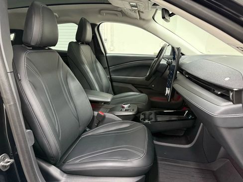 Used 2021 Ford Mustang Mach-E Premium image 18