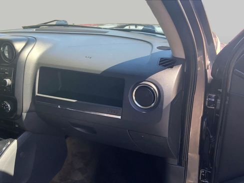 Used 2017 Jeep Patriot Sport AWD/4WD image 19