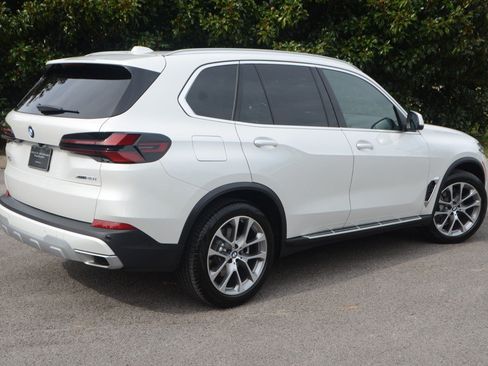 Used 2026 BMW X5 xDrive40i w/ Premium Package AWD/4WD image 3