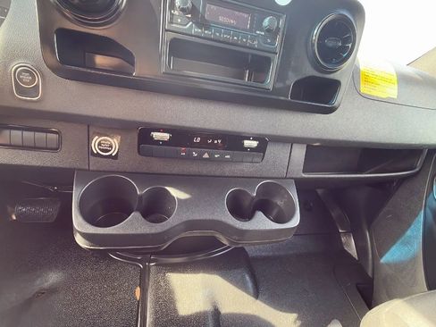 Used 2019 Mercedes-Benz Sprinter 144 image 21
