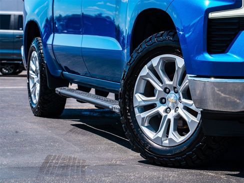 Used 2022 Chevrolet Silverado 1500 LTZ w/ LTZ Premium Package AWD/4WD image 2