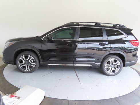 New 2026 Subaru Ascent Limited AWD/4WD image 9