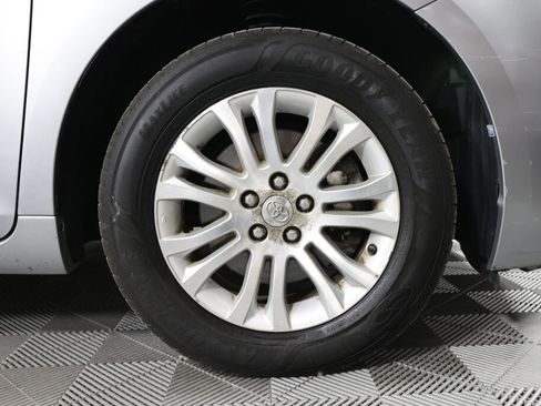 Used 2011 Toyota Sienna XLE FWD image 6