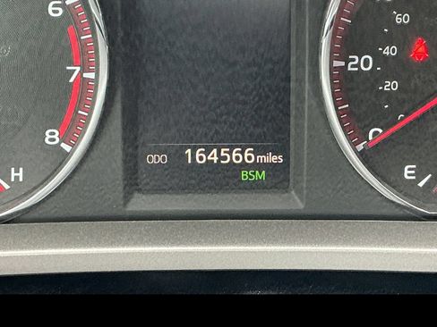 Used 2018 Toyota RAV4 SE w/ Power Extra Value Package AWD/4WD image 17