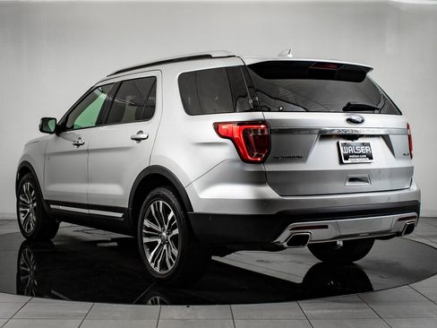 Used 2017 Ford Explorer Platinum image 6