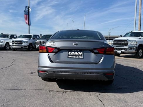 Used 2024 Nissan Altima 2.5 SV image 6