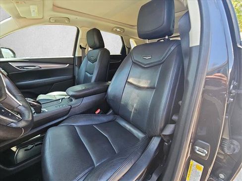 Used 2018 Cadillac XT5 Premium Luxury w/ Driver Assist Package AWD/4WD image 14