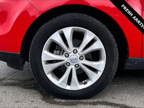 Used 2016 Kia Soul + FWD image 33